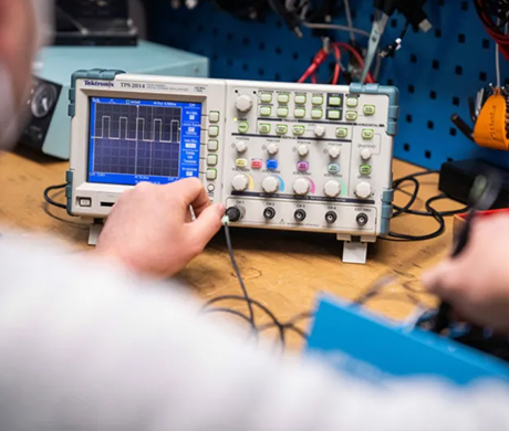 [From Invasive to Non-Invasive] How do we make a 0.1mm sensor understand the blood pressure signals of small animals?